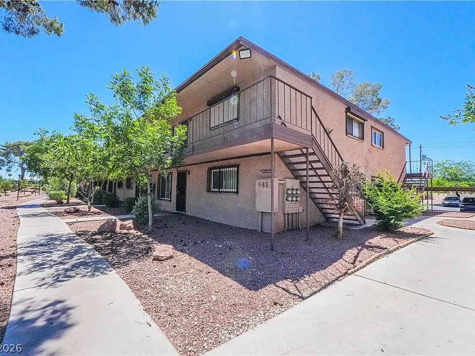 585 S Royal Crest Cir #9