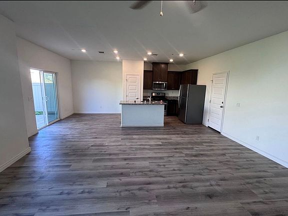 4th image of 5018 Anaconda Ave