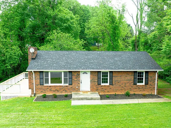 1291 Emerald Crest Dr, Bedford, VA 24523