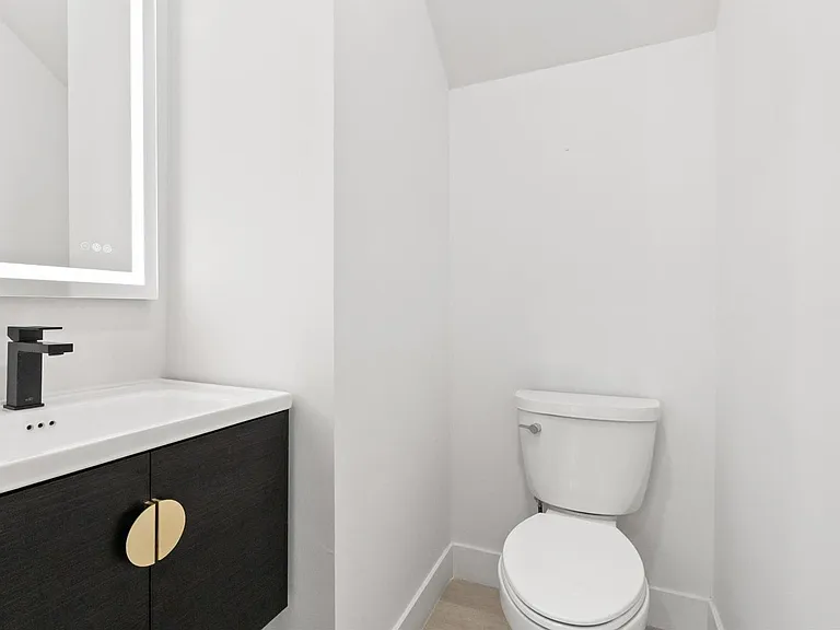 417 SW 8th St #0 — Photo 18