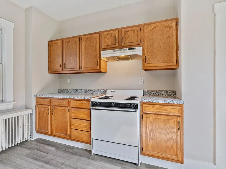 571 Washington Avenue — Photo 11
