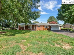 132 Wilson St, Yadkinville, NC 27055