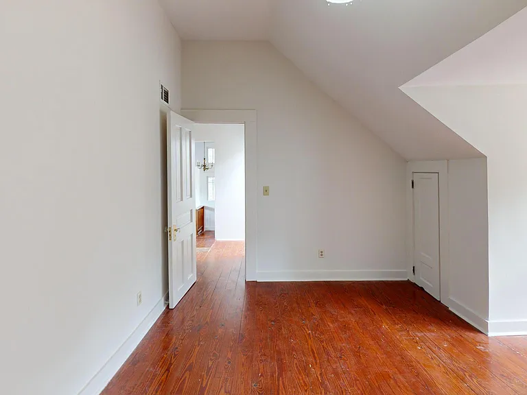 730 1st Ave #C — Photo 8