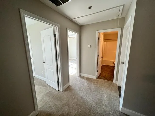 19 Greenfield Dr — Photo 12