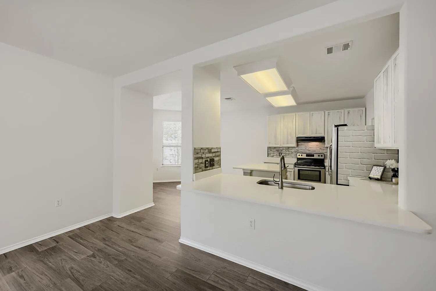 4 bed, 2.5 bath, 2234 sqft, $2,800 — Photo 4