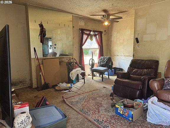 3rd image of 1725 NE 102nd Ave