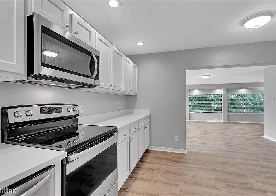 1st image of 4109R Barret Ave