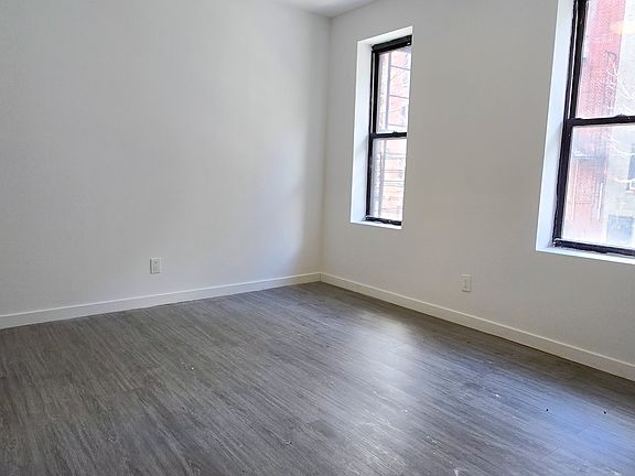 4th image of 2718 Morris Ave #B