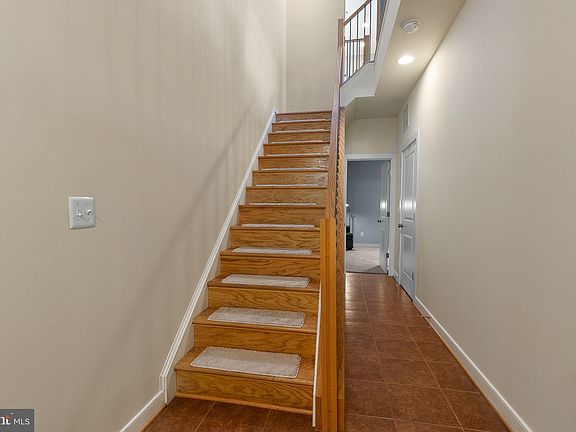 3rd image of 111 Saginaw Dr