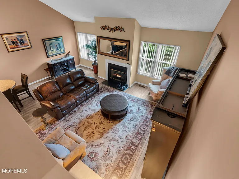492 Bayberry Ct — Photo 12