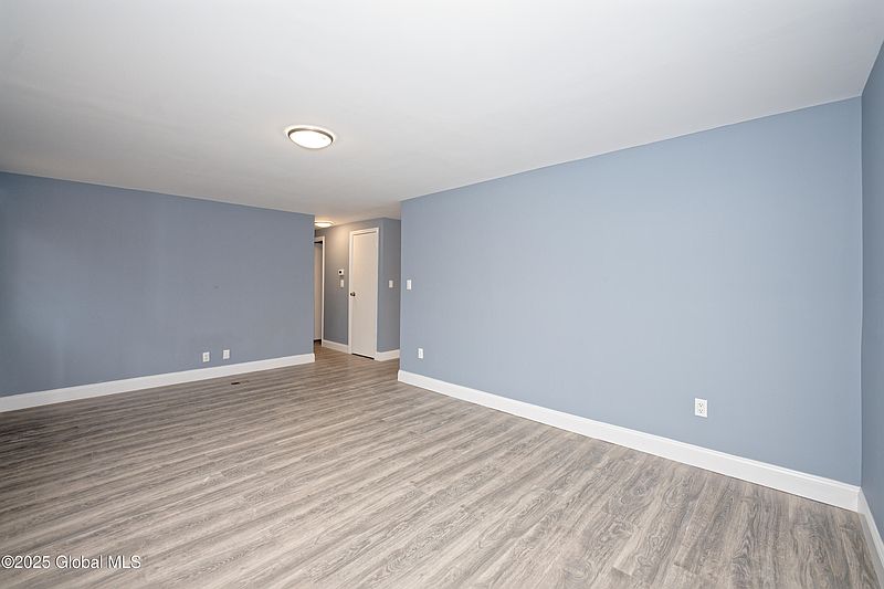 5th image of 1826 Brookview Road