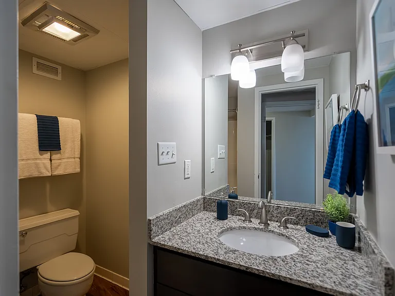 University Club Apartments — Photo 38