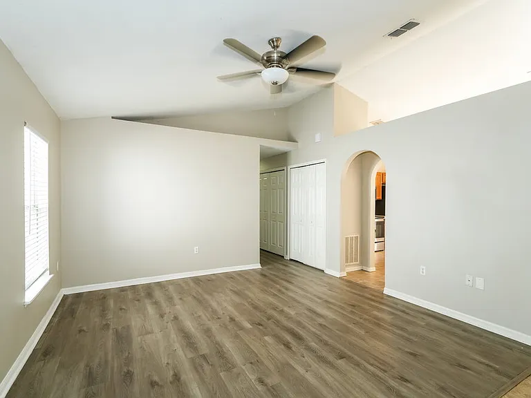17031 Ongar Ct — Photo 5