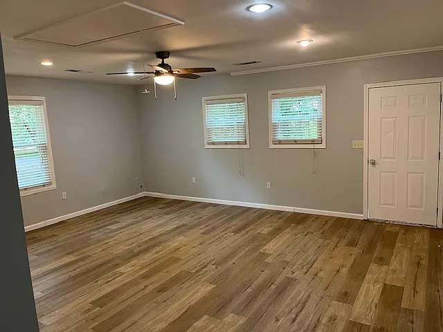X-tra Large Family Room