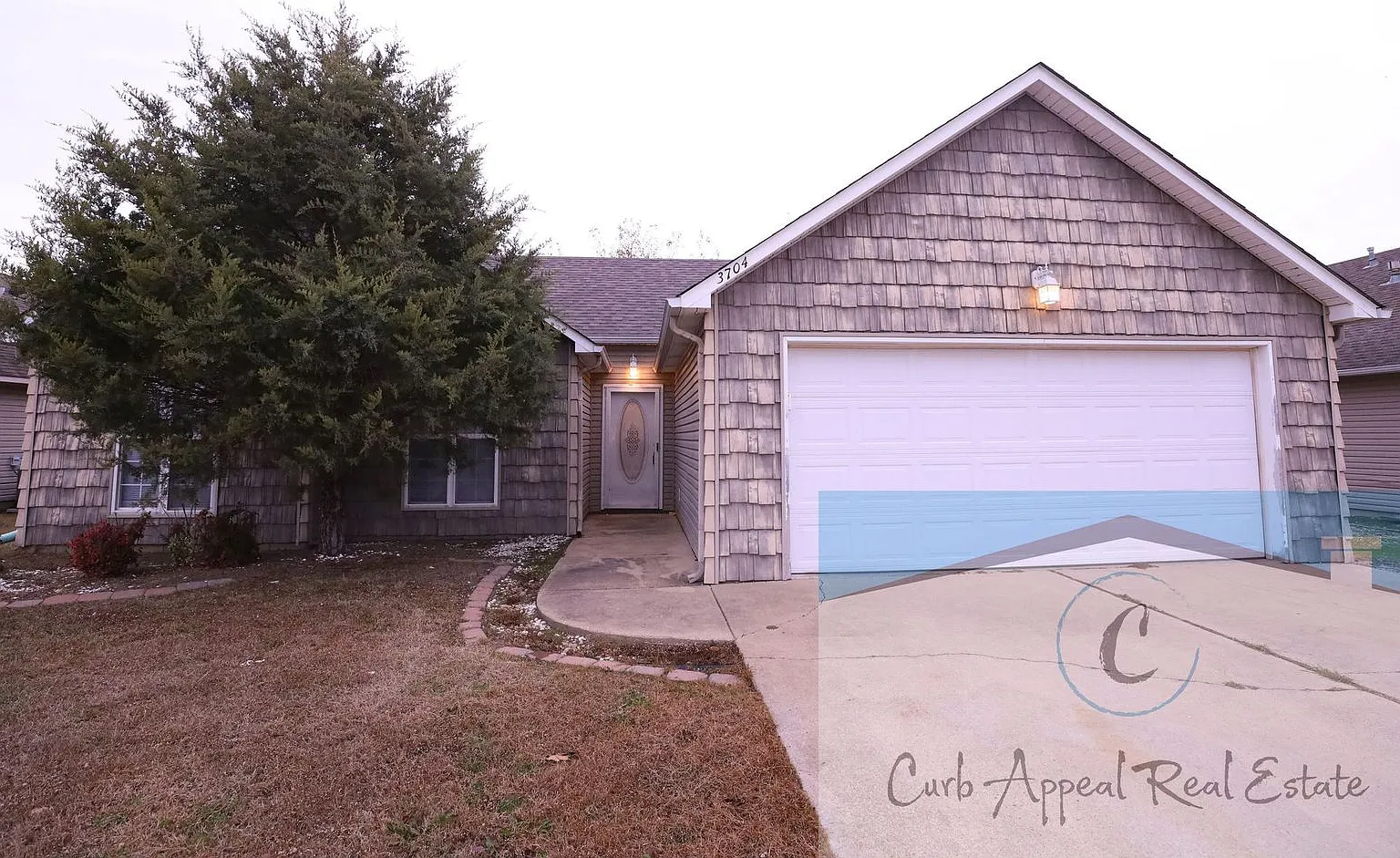 Spacious 3 bedroom/2 bath home - Nettleton — Photo 1
