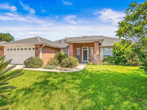 2721 Southern Oaks Dr, Cantonment, FL 32533