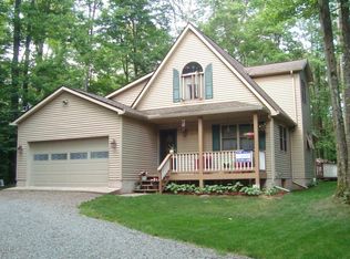 122 Mohansic Ct, Pocono Lake, PA 18347