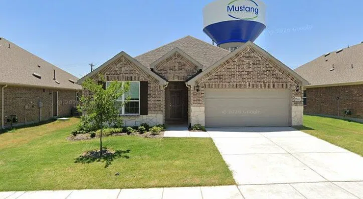 4 bed, 2165 sqft, $2,500 — Photo 1