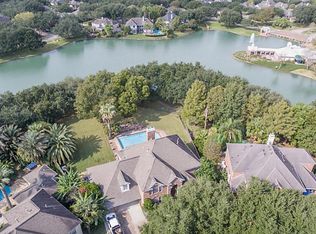 21 Rippling Creek Dr, Sugar Land, TX 77479
