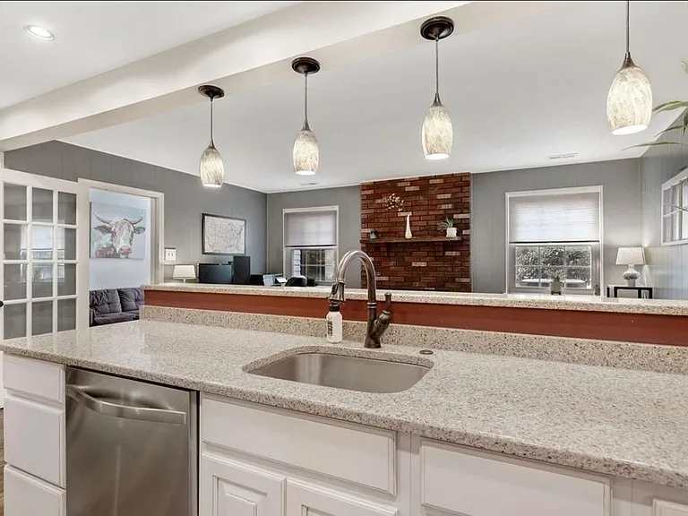 233 Shady Ln — Photo 15