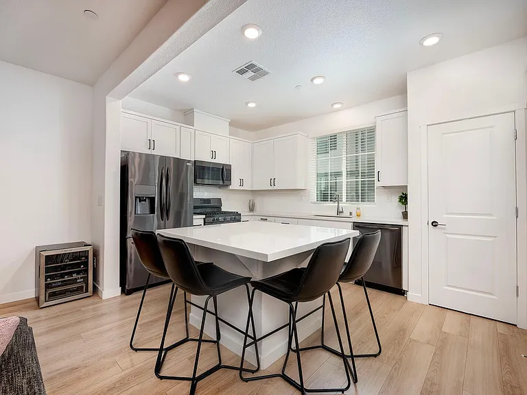 3296 Chickadee Ct — Photo 8