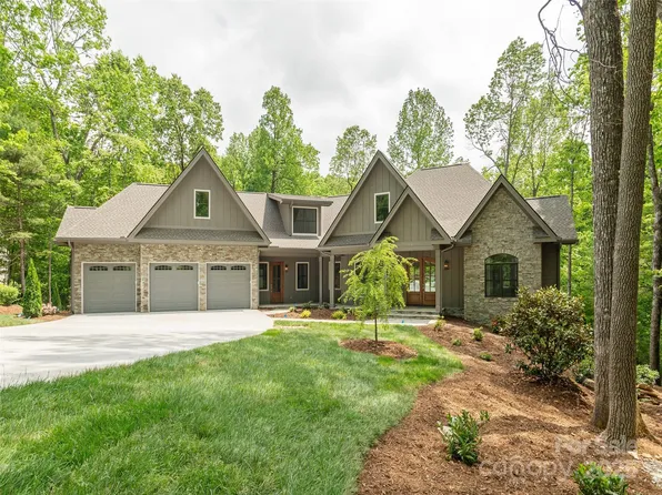 30 Farwood Ct, Flat Rock, NC 28731