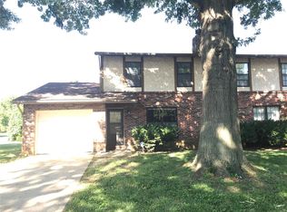 221 Stonegate Dr, Belleville, IL 62221