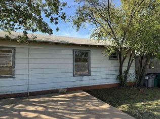 619 N Dunbar St, Electra, TX 76360