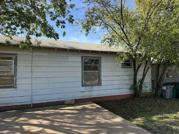 619 N Dunbar St, Electra, TX 76360