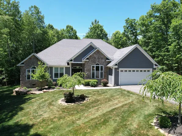 155 William Pl, Daniels, WV 25832