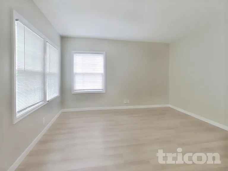 627 Pierce St — Photo 2