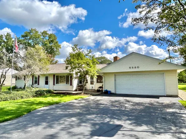 5580 Houghten Dr, Troy, MI 48098