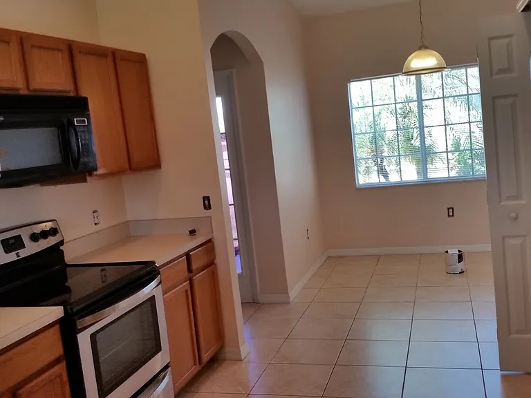 Hillcrest Dr — Photo 16