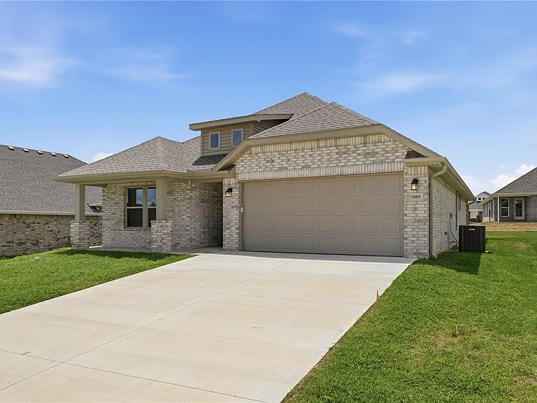 5089 Vista Ave — Photo 2