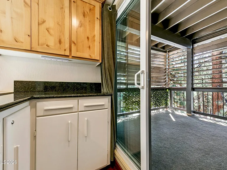 215 Clubhouse Cir — Photo 23