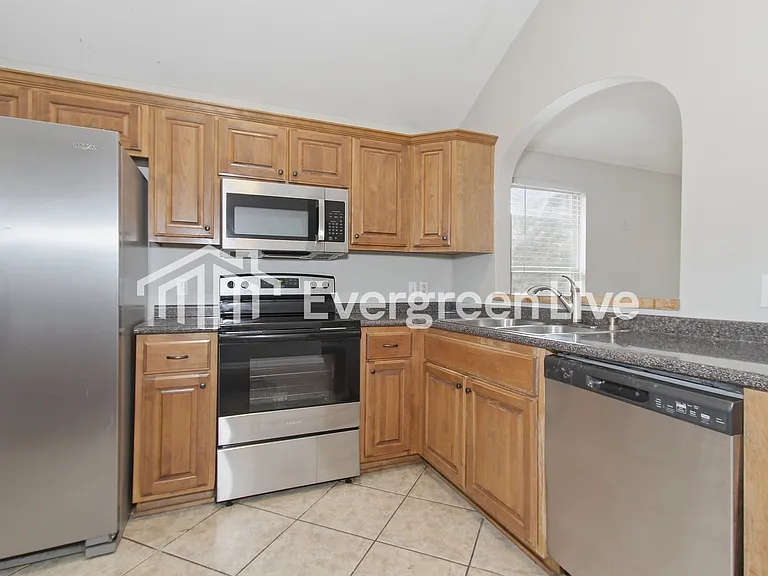 187 Roscommon Rd — Photo 4