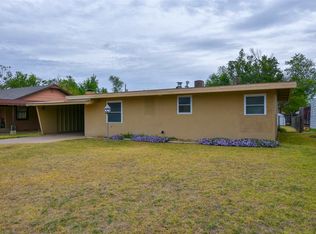 916 21st St, Woodward, OK 73801