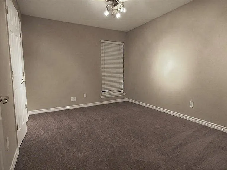 310 Gentilly Dr — Photo 13