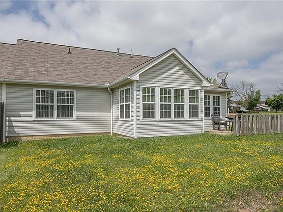 5th image of 44 Willard Ave