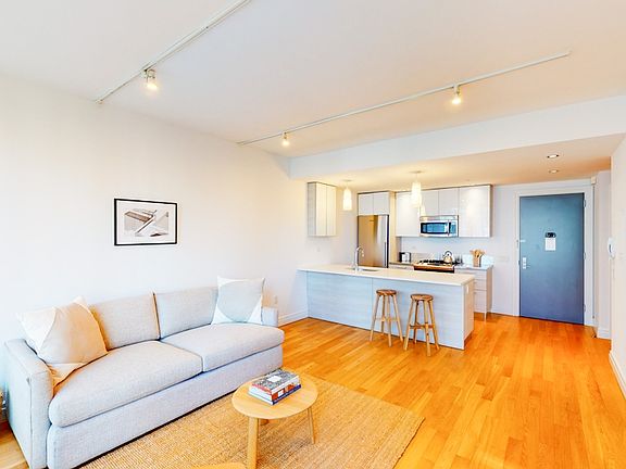 4th image of 550 W 54th St #755