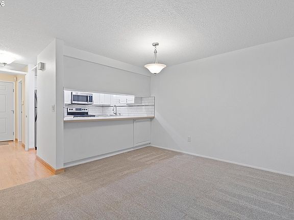 5th image of 5561 SW Multnomah Blvd