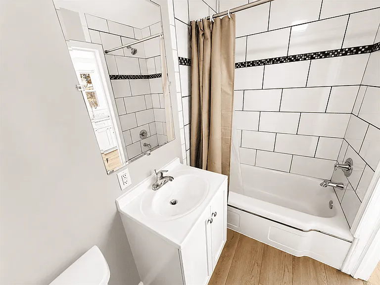 413 E Maple Ave #1 — Photo 7