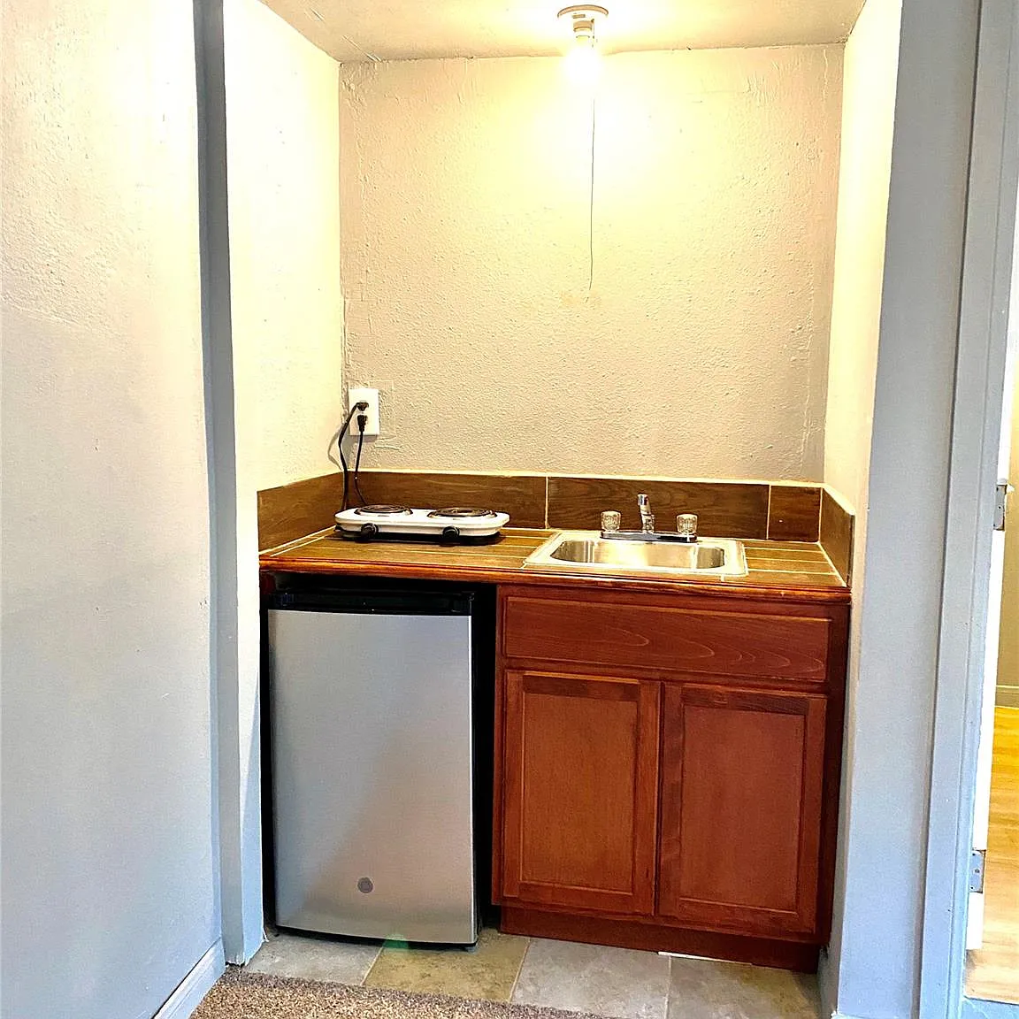 1 bed, 1.0 bath, 400 sqft, $600 — Photo 3