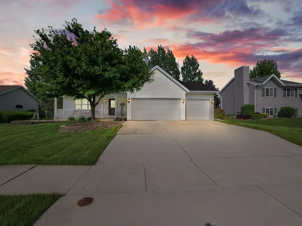 465 Mary Lee Dr, Fond Du Lac, WI 54935