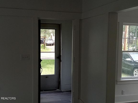 5th image of 1400 Prospect St