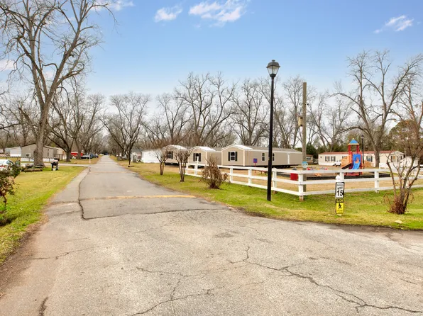 Grove Estates MHP, 4001 Us Highway 41 N #62, Byron, GA 31008