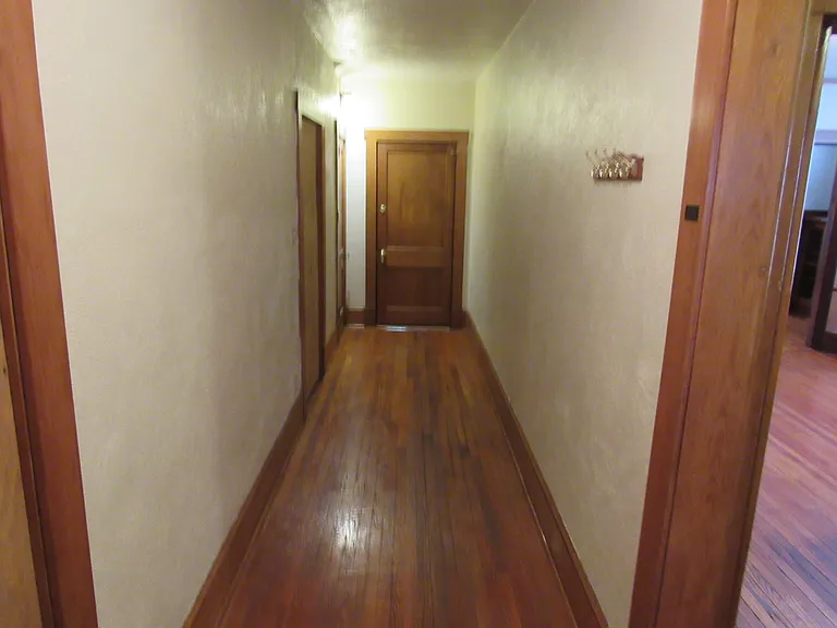 806 E Piedmont St — Photo 3