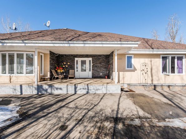 5631 49th St, Sunset Pt, AB T0E 0A0