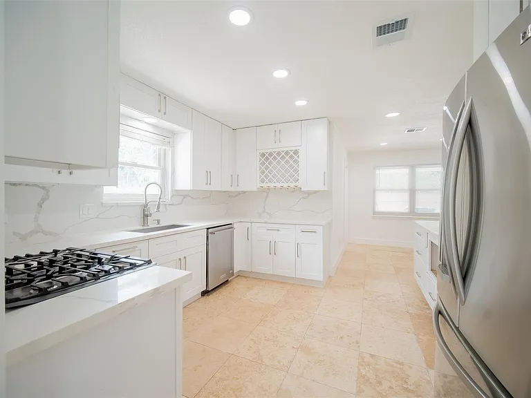 4815 Caris St — Photo 11