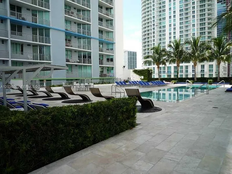 335 Biscayne Blvd #4200 — Photo 22